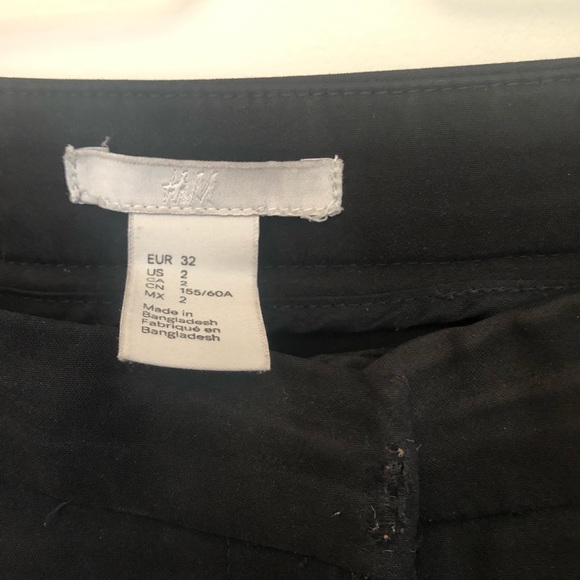 H&M Slim-Fit Cropped Black Slacks - Picture 3 of 3
